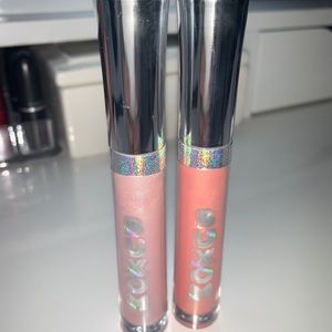 2 Buxom lips gloss